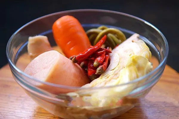 什么材質(zhì)的泡菜壇子做的泡菜好吃？
