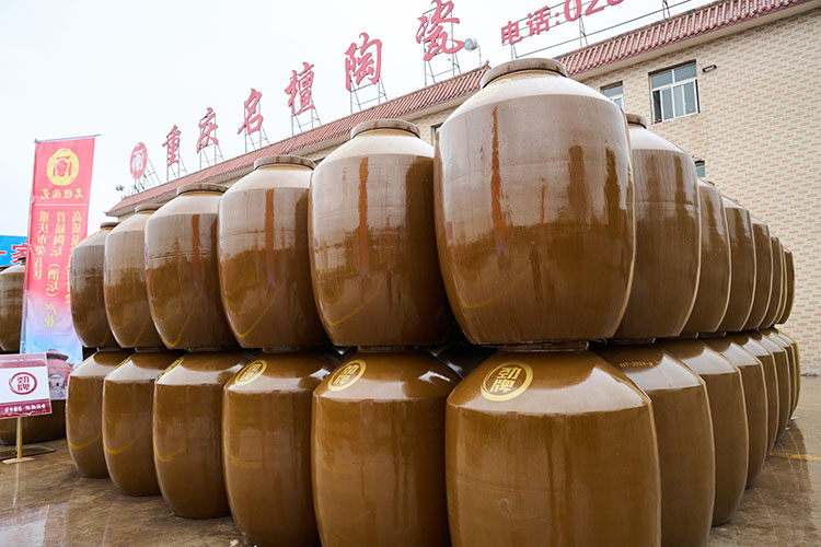 土陶酒壇展示